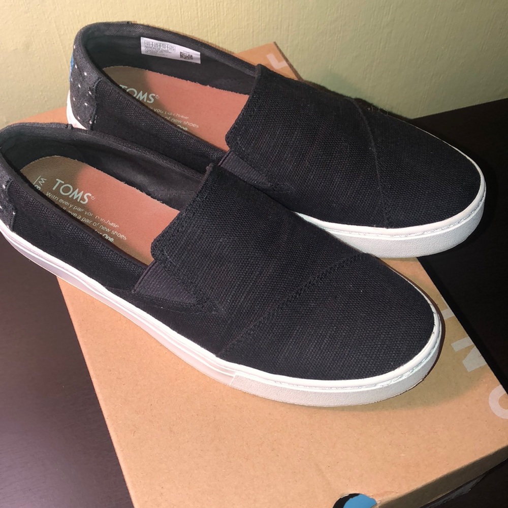 Toms